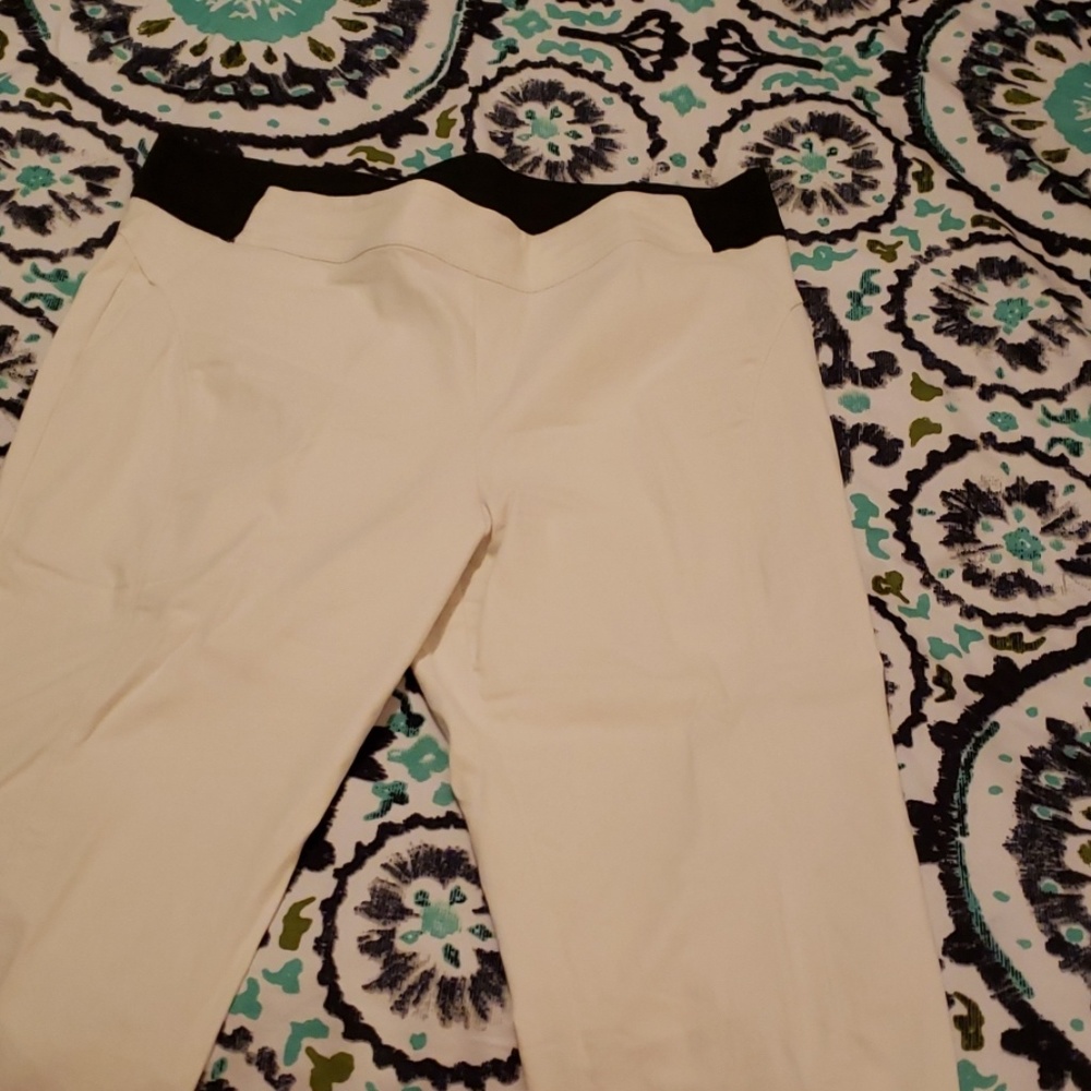 Vera Wang capris